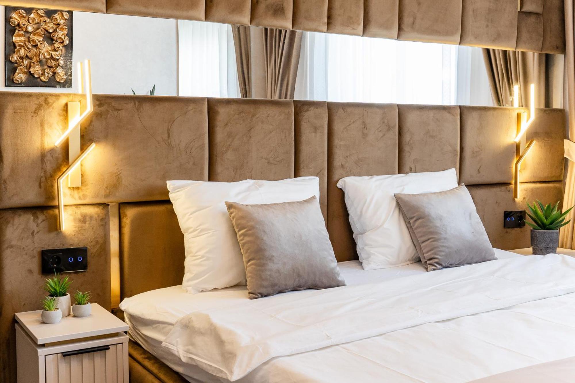 Fashion Stay-Valentino Apartment - By Openhouse Giroc Екстериор снимка