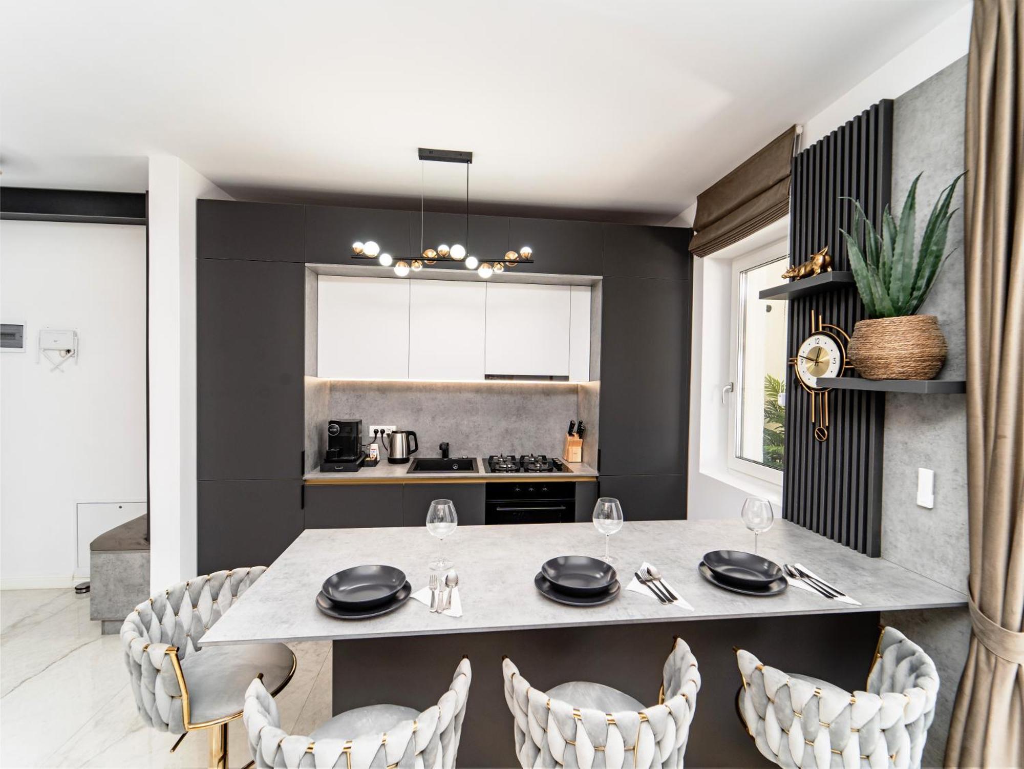 Fashion Stay-Valentino Apartment - By Openhouse Giroc Екстериор снимка